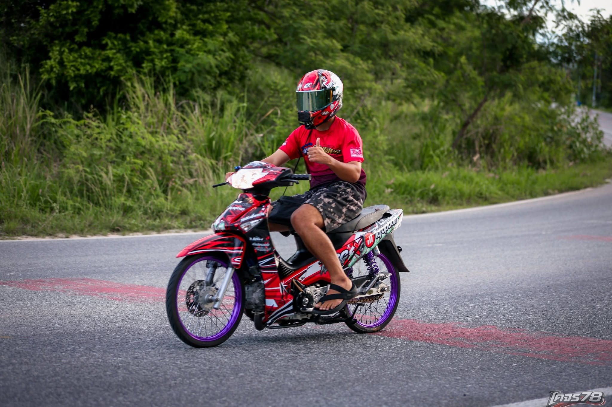 ธีมความเร็วและความแม่นยำ แรงบันดาลใจของ Plum Racing